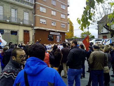 2017-05-01 ManifaPrimeiroMaioAEstrada01.jpg